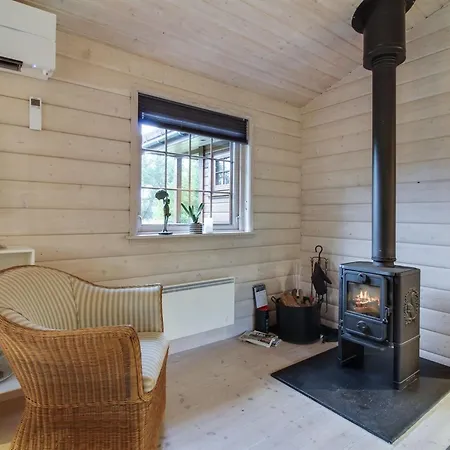 Jo - 1-2km From The Sea By Interhome
